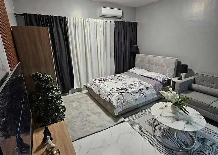 Merry's House In Mactan Cebu Apartment